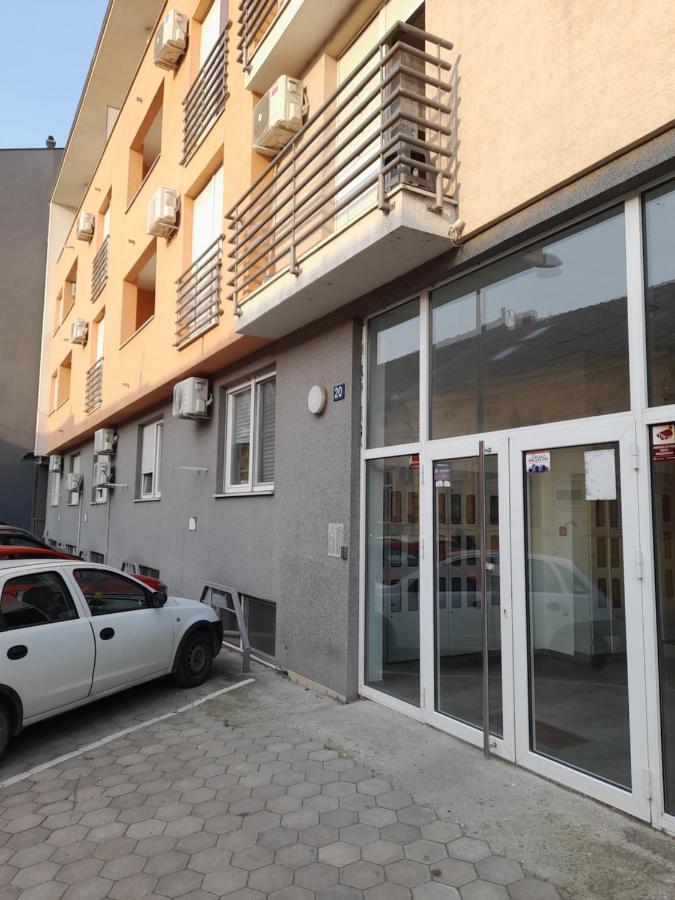 Nikola Ns Apartment Novi Sad Luaran gambar